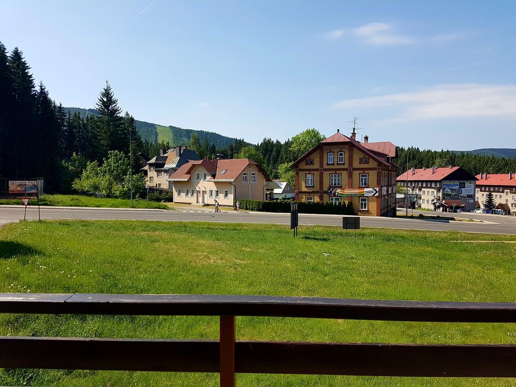 Apartman Karolina Гаррахов Екстер'єр фото