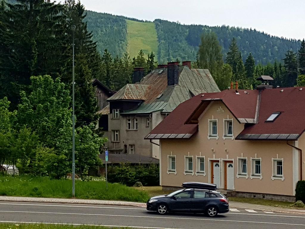 Apartman Karolina Гаррахов Екстер'єр фото